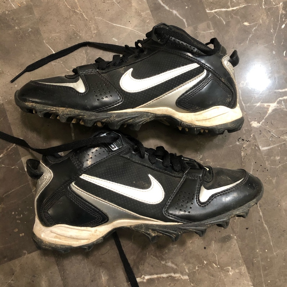 Nike boys FB cleats